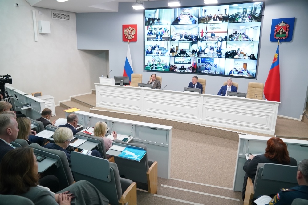 Паводок, посевная, подготовка ко Дню Победы: Илья Середюк обозначил основные задачи на ближайшую неделю