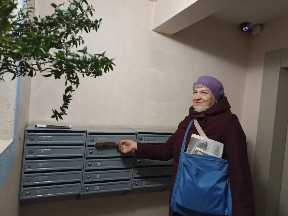 Людмила Журкеева из Анжеро-Судженска представит Кузбасс на федеральном этапе Всероссийского конкурса «Земский почтальон». Она одержала победу в региональном отборе и вышла в финал номинации «Народный почтальон».