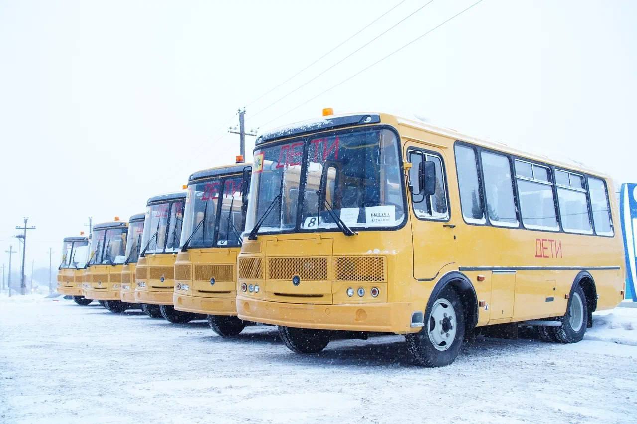 Илья Середюк: в Кузбасс поступил 31 новый школьный автобус