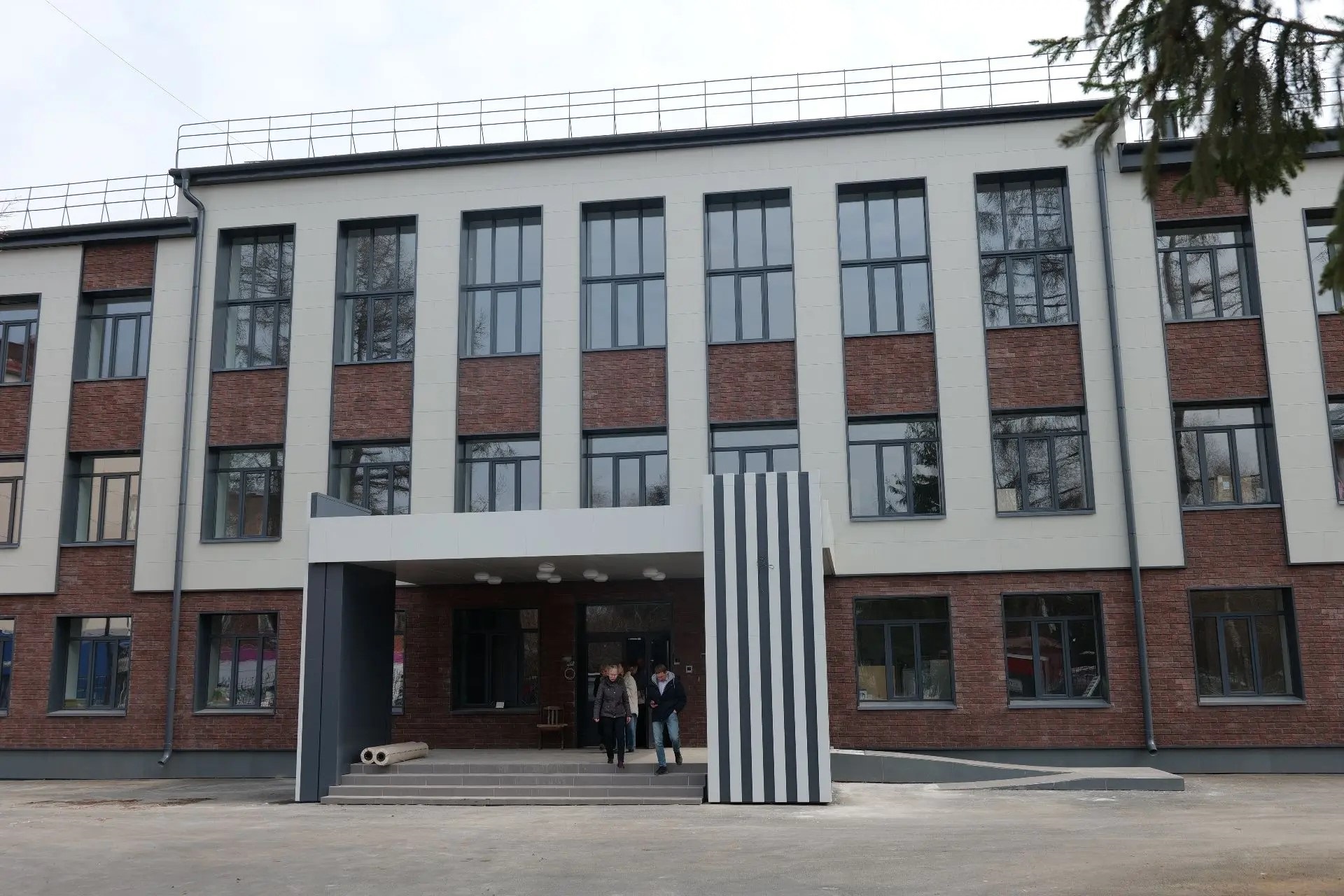До конца 2027 года в Кузбассе по нацпроекту капитально отремонтируют 15 школ